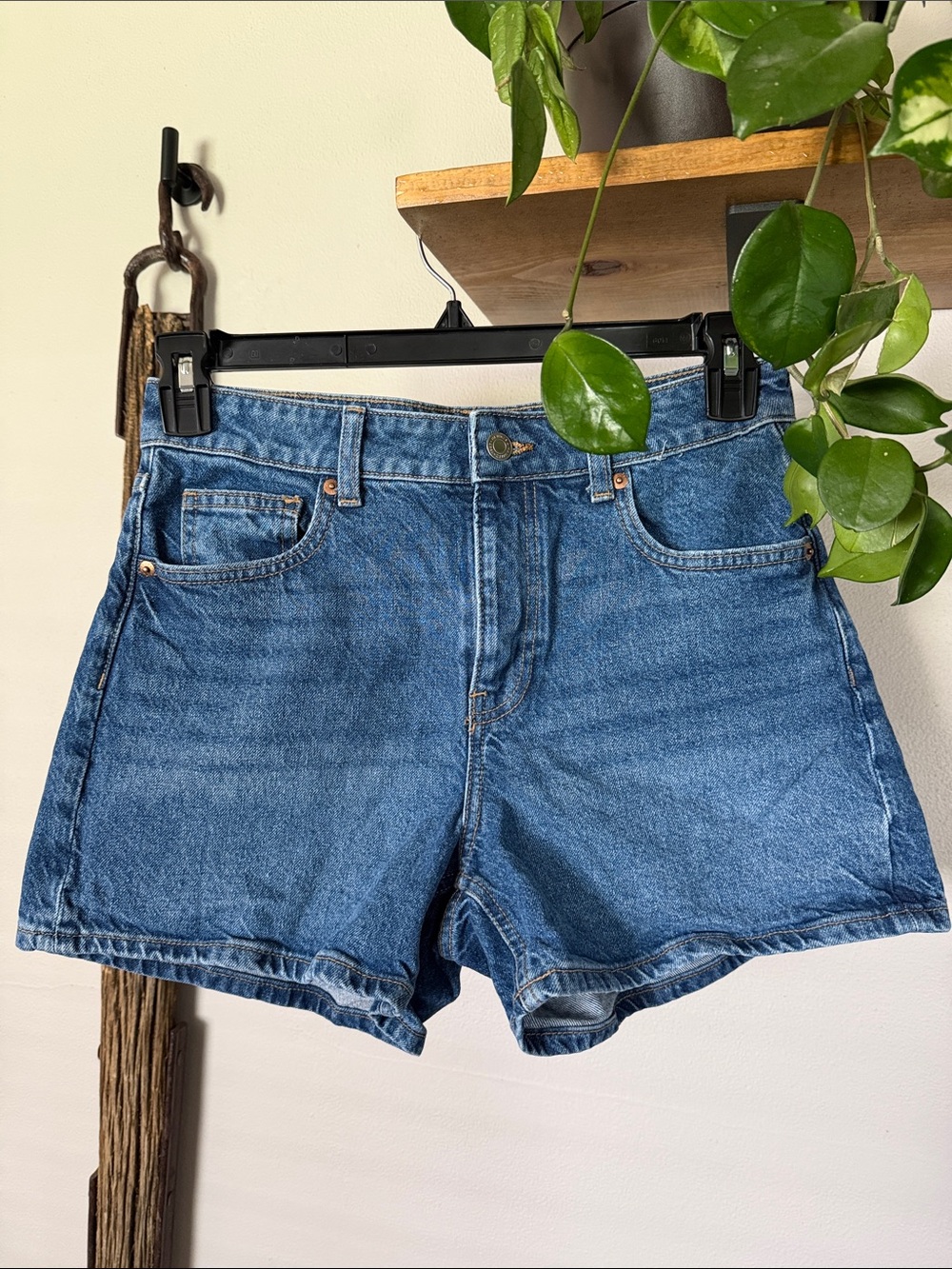 H&M Jean shorts size 6